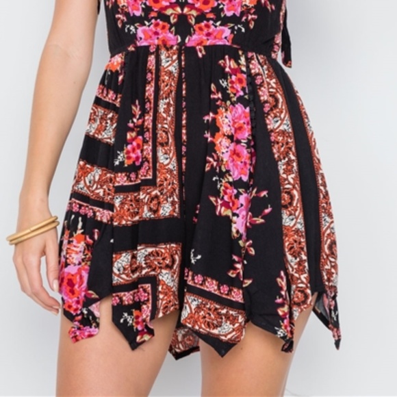 BLACK SMOCKED SHOULDER TIE ROMPER - Picture 5 of 7